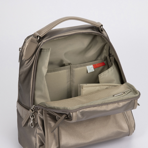 フロントポケット