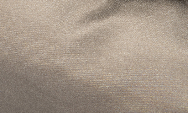 ほのかに輝く上品なラメ素材